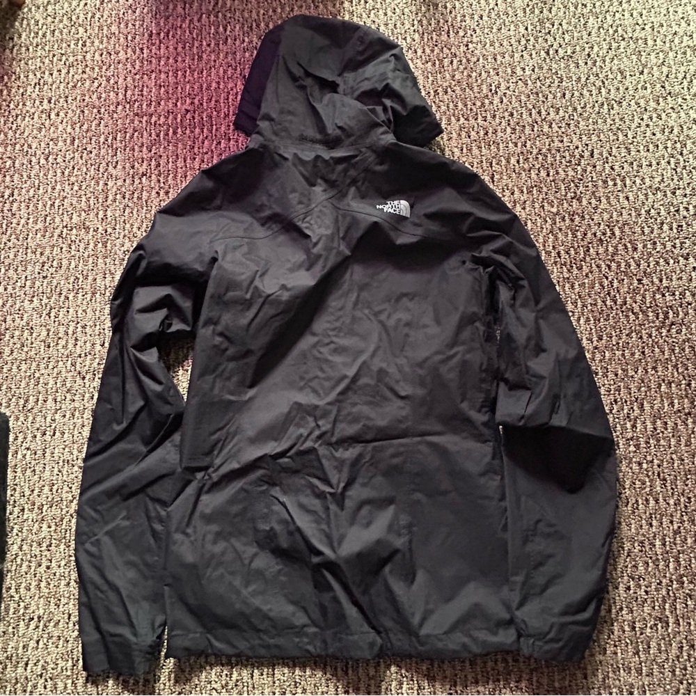 North face resolve plus rain jacket - image 3